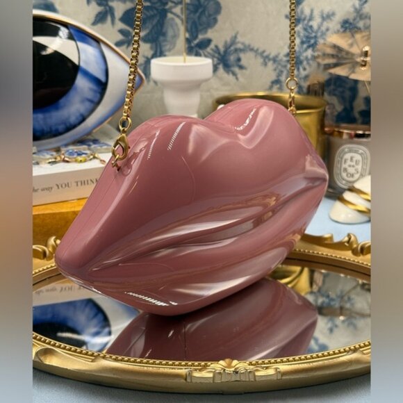 🆕 LULU GUINNESS 🧿 NWOT Antique Rose Iconic Lips Perspex Clutch on a Chain Bag - Picture 5 of 16